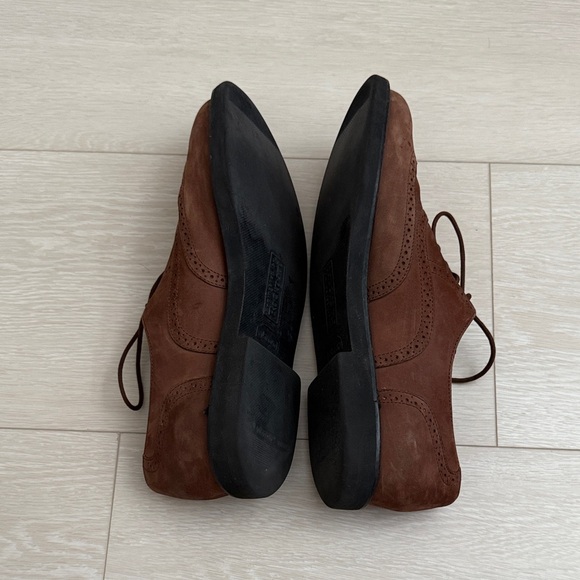 Rockport Men's Tan Oxfords with Brogue Detailing - Picture 8 of 10